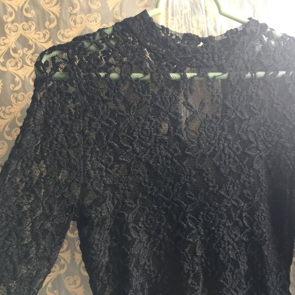 Forever  21 Black All over Lace top Bell Sleeve Keyhole Back Whimsigoth Fairy M - Picture 6 of 11